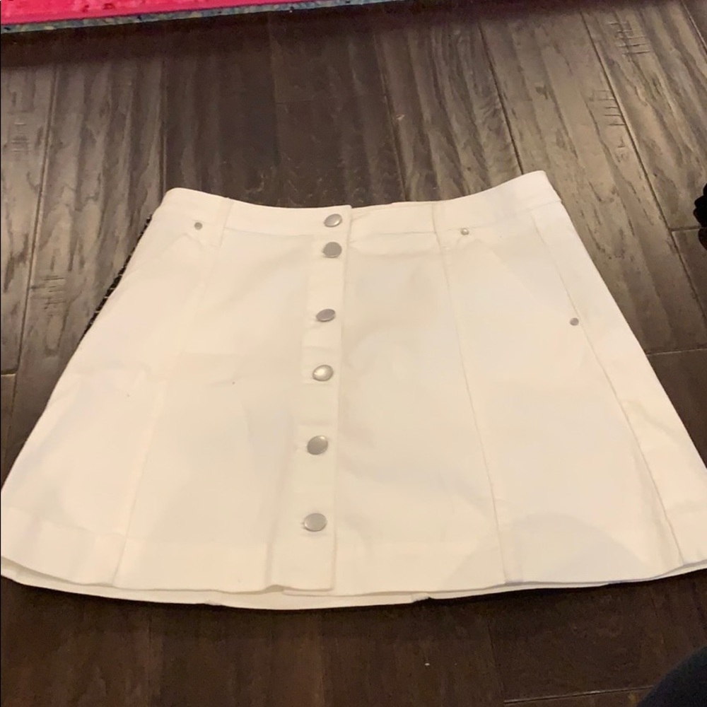 White denim skirt
